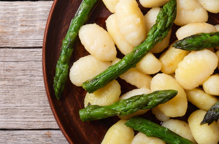 Rezept-Gnocchi-mit-gruener-Spargel